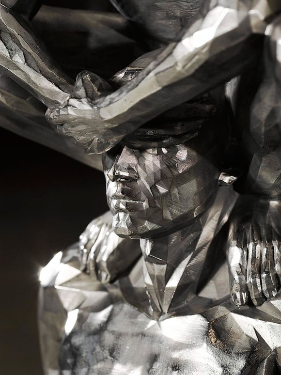 压抑的艺术 惊人的钢铁雕塑 人梯雕像