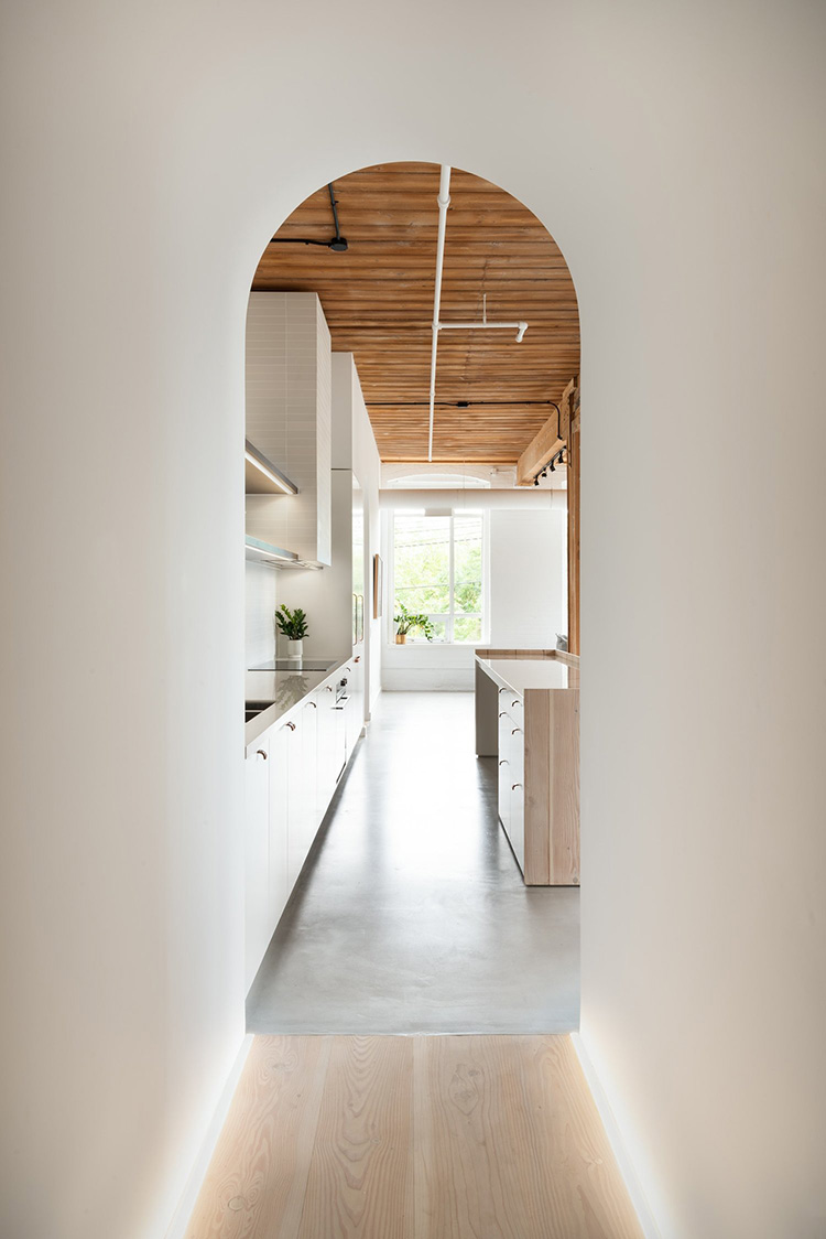 Candy Loftis木质感极强的厨房区域划分 空间设计 第4张